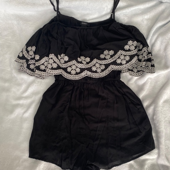 Black Romper with Lace - Picture 8 of 10